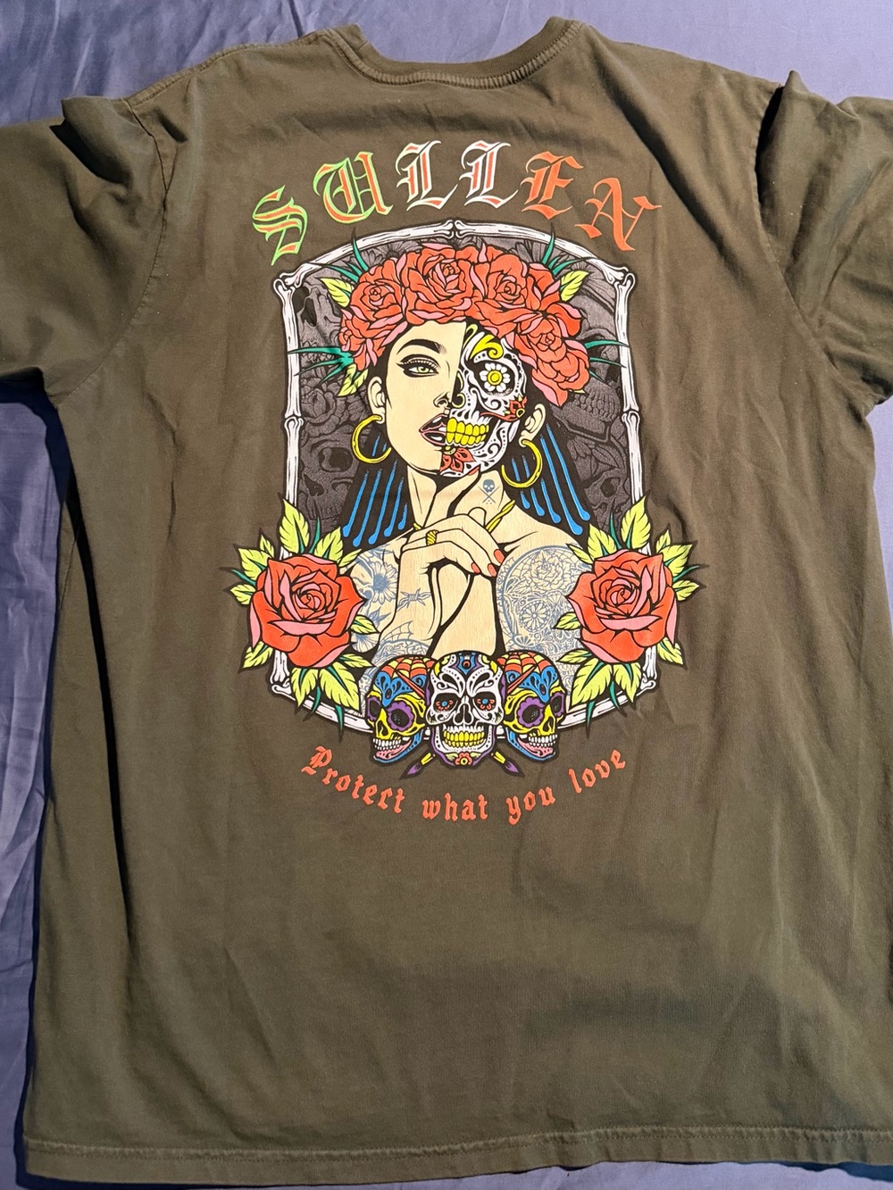 Sullen Olive Short-Sleeve Graphic Tee with Red Floral Skull Motif